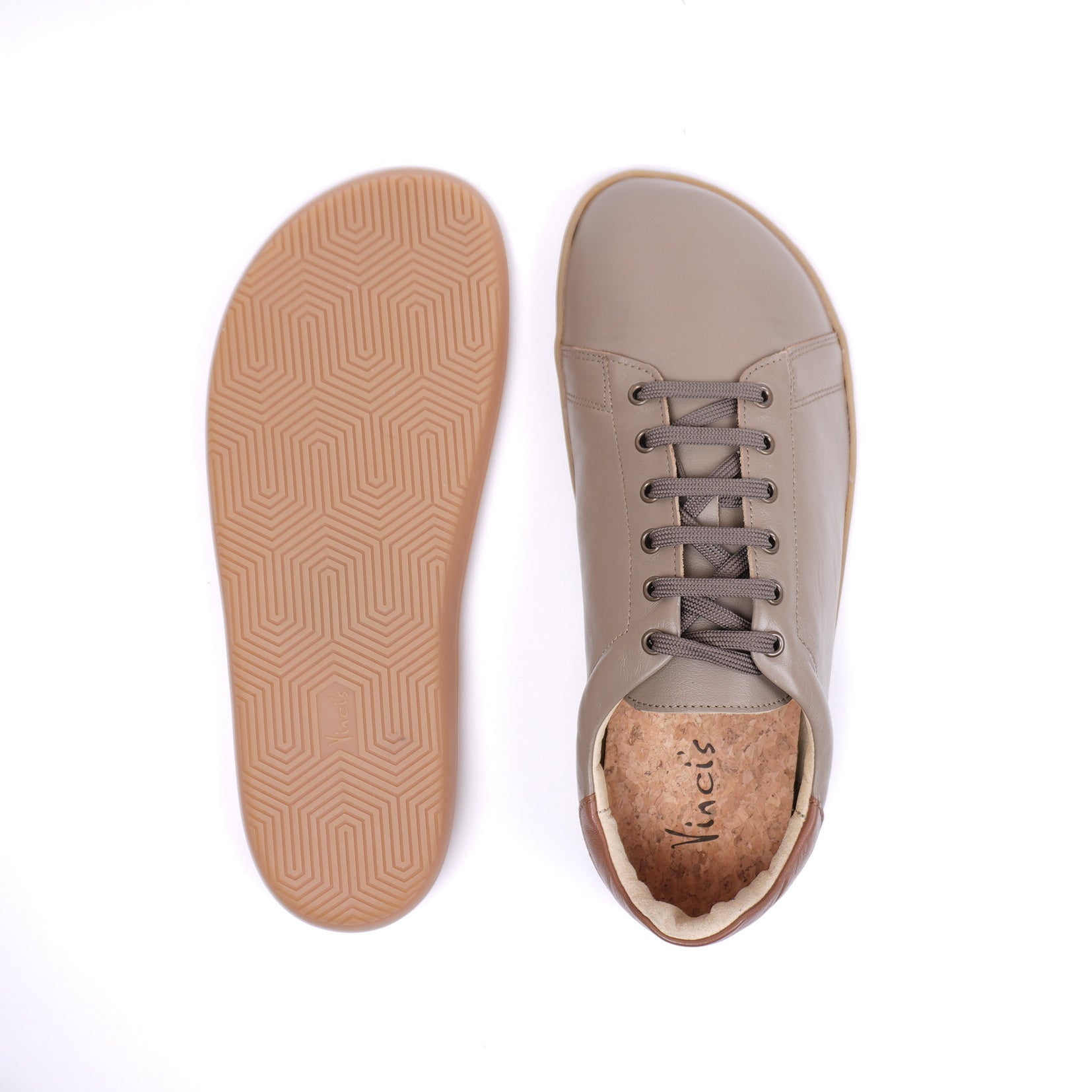 graubrauner Herren Barfußsneaker aus Glattleder, Ansicht von oben, Sohle
