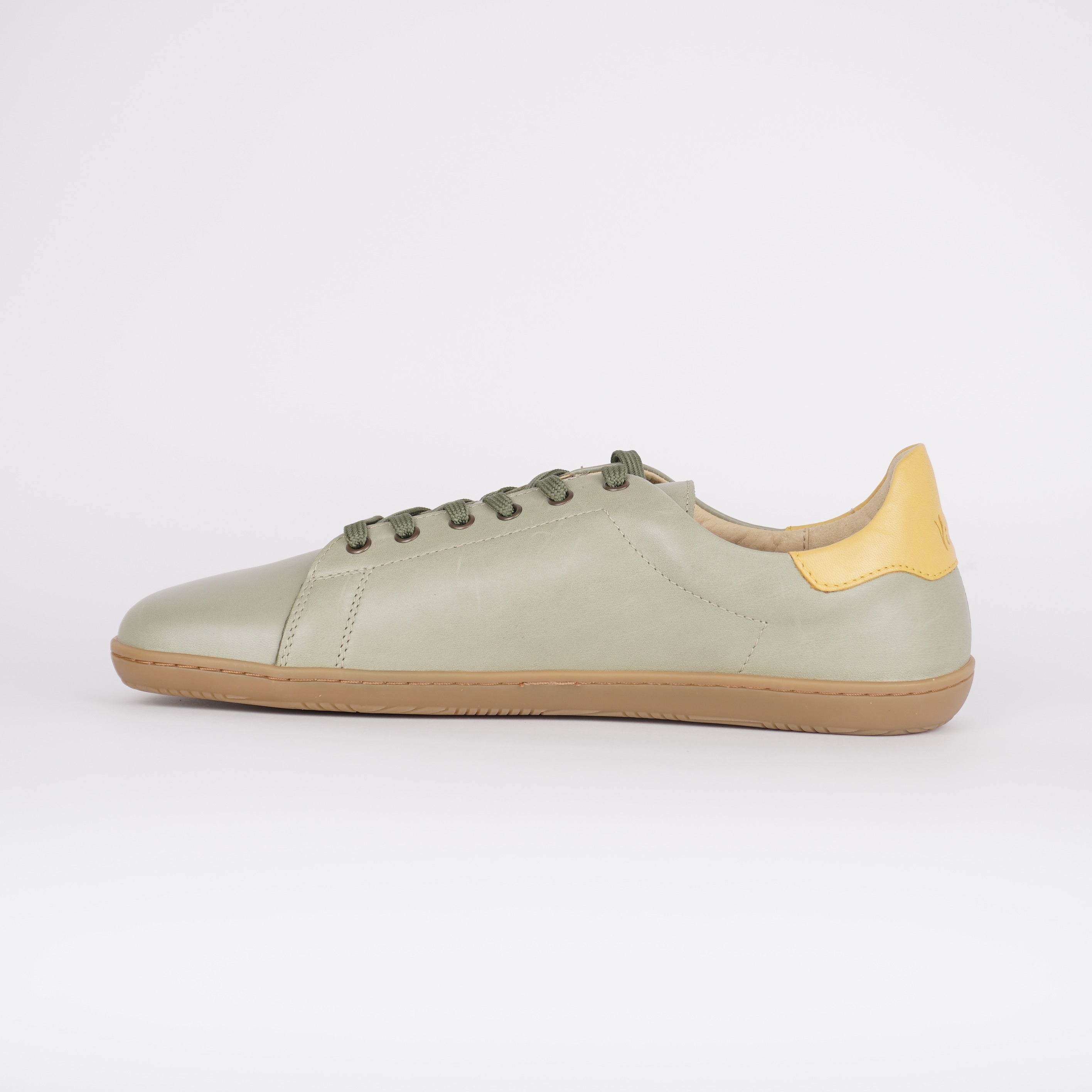 jadegrüner Barfußsneaker aus Glattleder, Seitenansicht