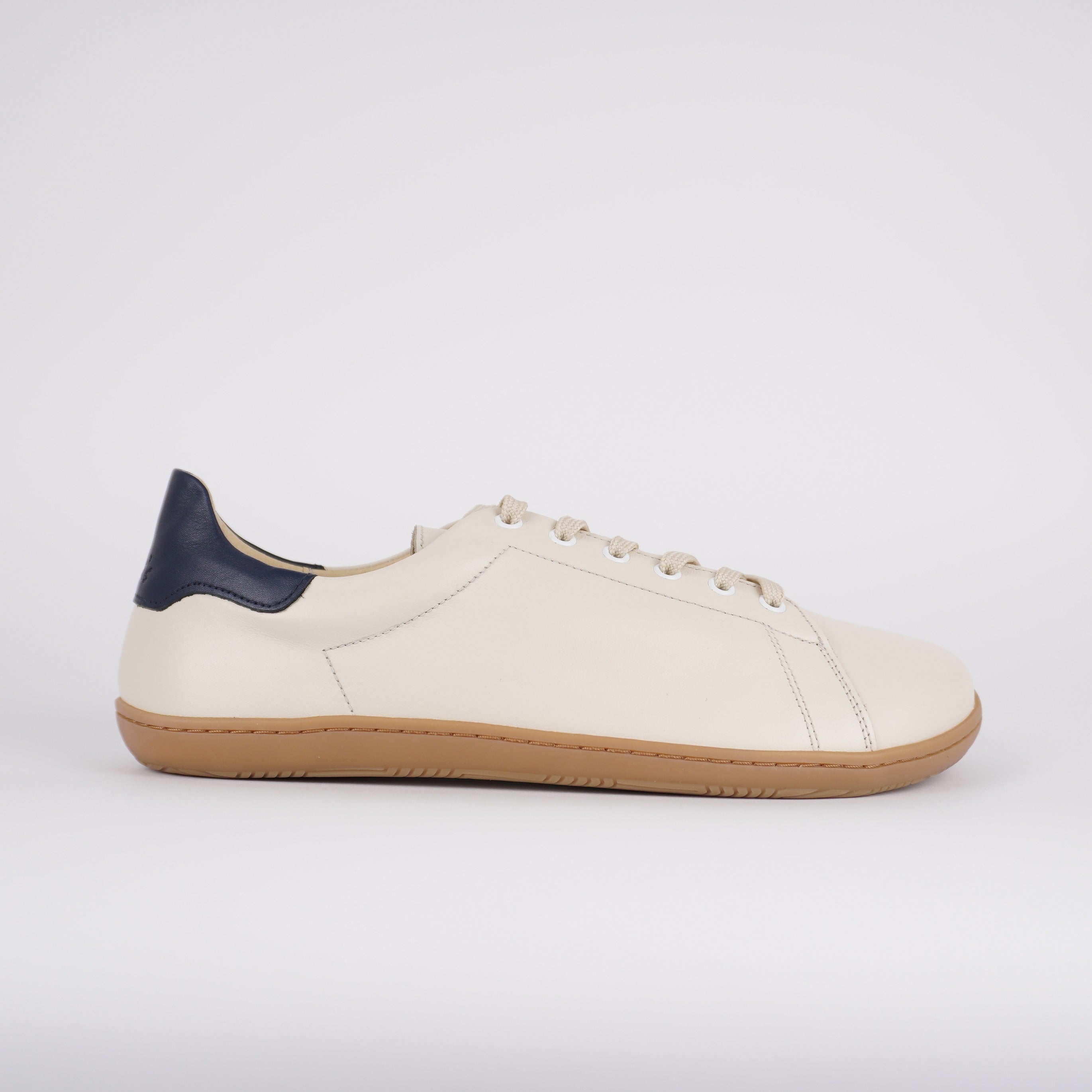 Herren Barfußsneaker aus Glattleder cremeweiß mit blauer Fersenkappe